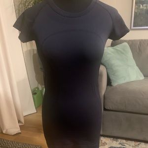 Lululemon Navy Blue Workout Long Tee size Small